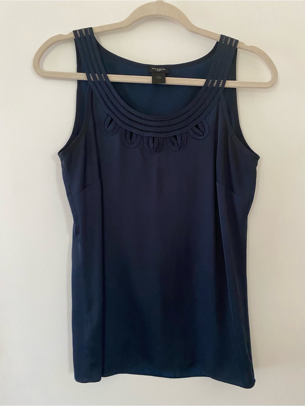 Ann Taylor Navy Embellished Scoop Neck Shell Tank Top Sleeveless Satin Small